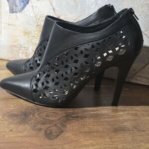 Sax Fifth Avenue Women's Black Leather Cutout Pointed-Toe Stiletto Booties